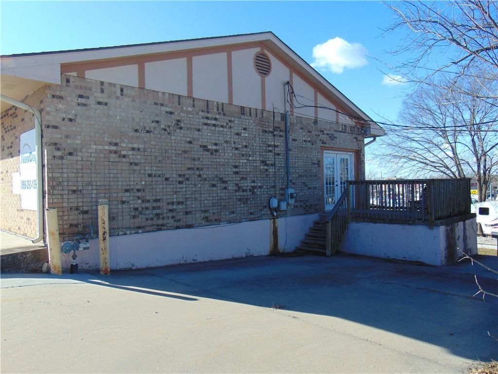 1000 W Mechanic Street — photo 4