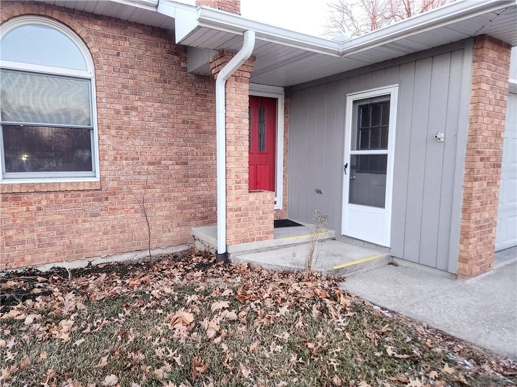 608 S 12 Terrace — photo 2