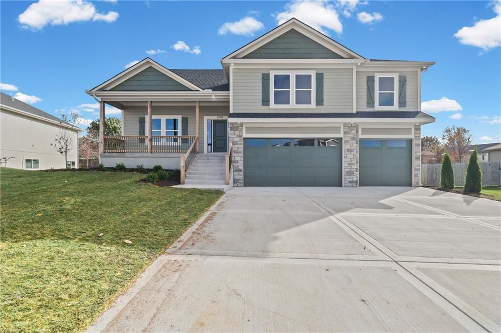 1901 Owen Drive — photo 2