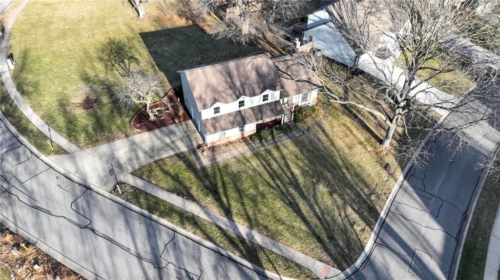 12824 W 82nd Street — photo 3