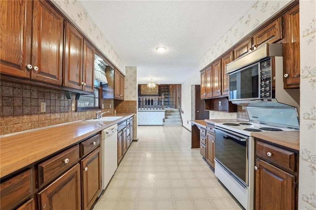 12824 W 82nd Street — photo 18