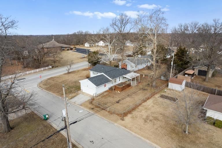 737 N Nettleton Avenue — photo 35