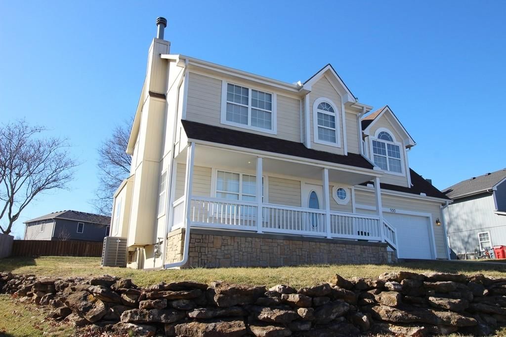 900 SW Shorthorn Drive — photo 2