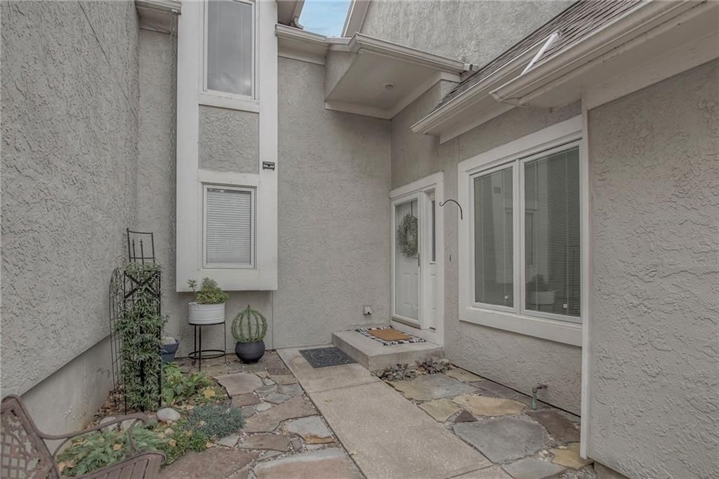 5828 PARK Circle — photo 3