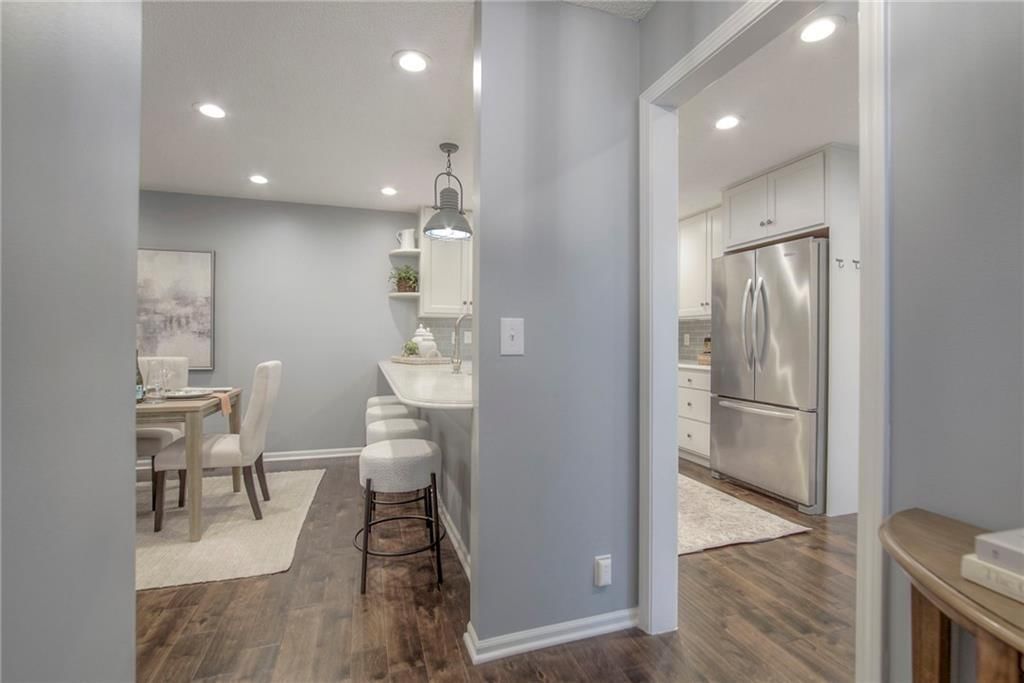 5828 PARK Circle — photo 4