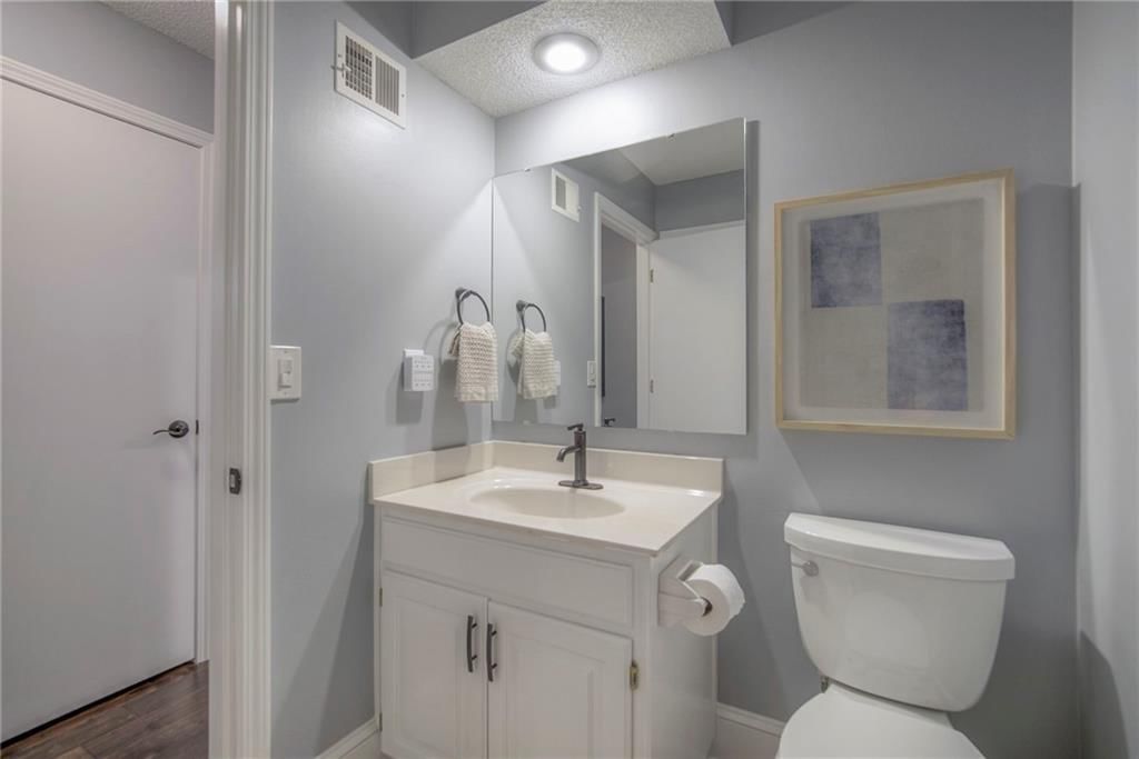 5828 PARK Circle — photo 12