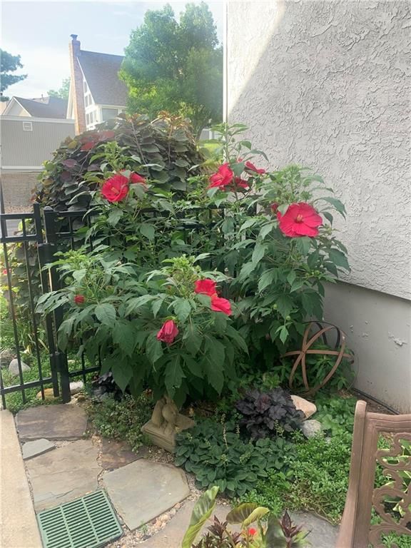 5828 PARK Circle — photo 32