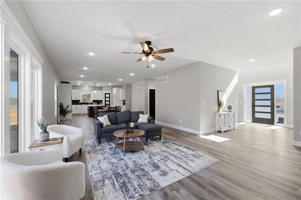 7901 Hoot Owl Street — photo 6