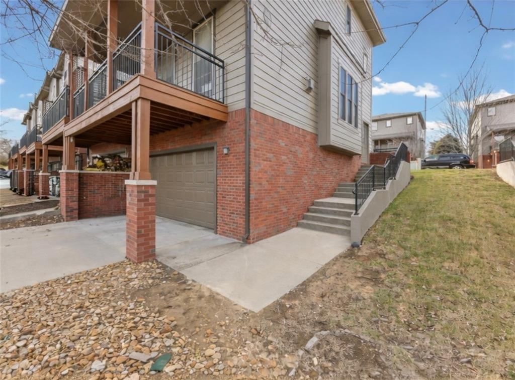 5245 Overland Drive — photo 2