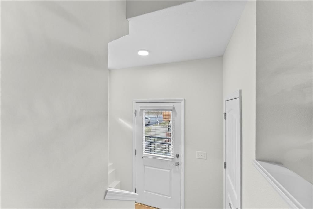 5245 Overland Drive — photo 3