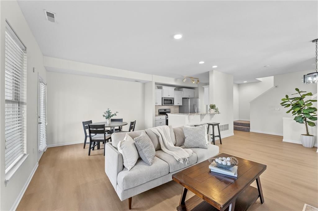 5245 Overland Drive — photo 7