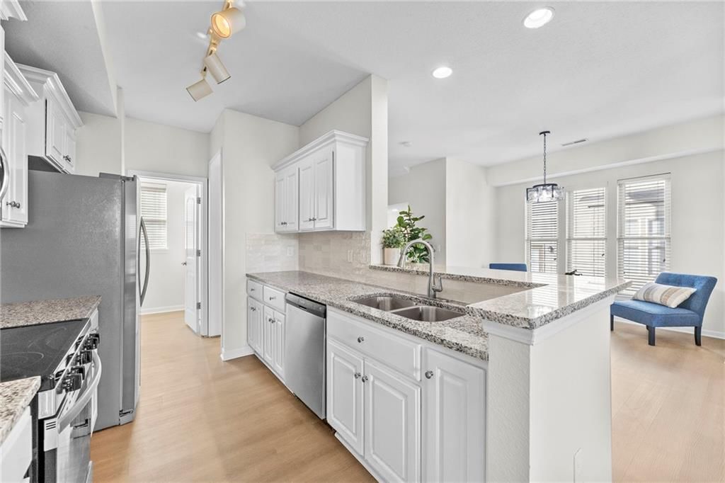 5245 Overland Drive — photo 14