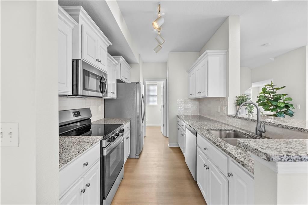 5245 Overland Drive — photo 15