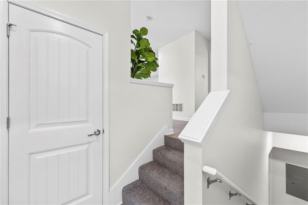5245 Overland Drive — photo 31