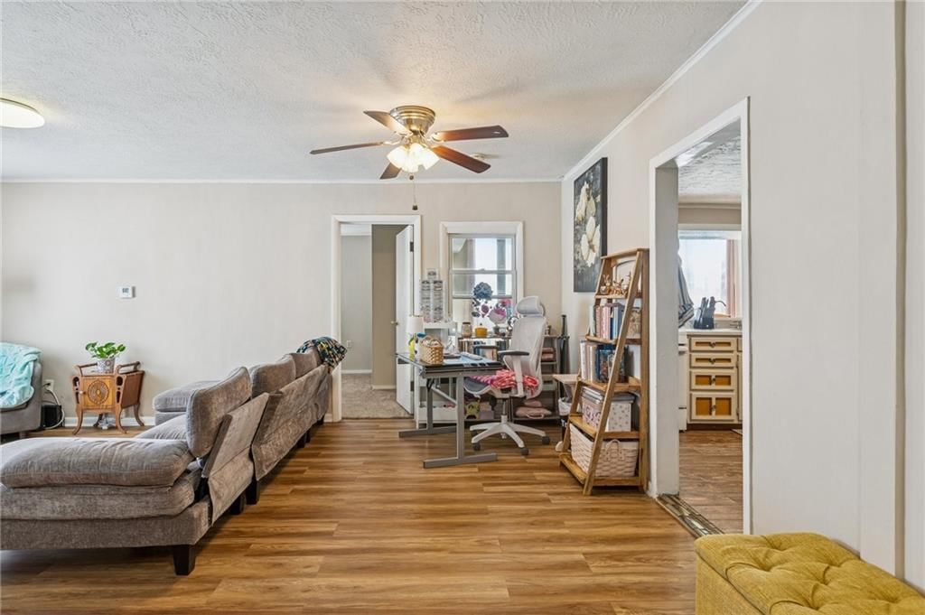 3022 Wallace Avenue — photo 9