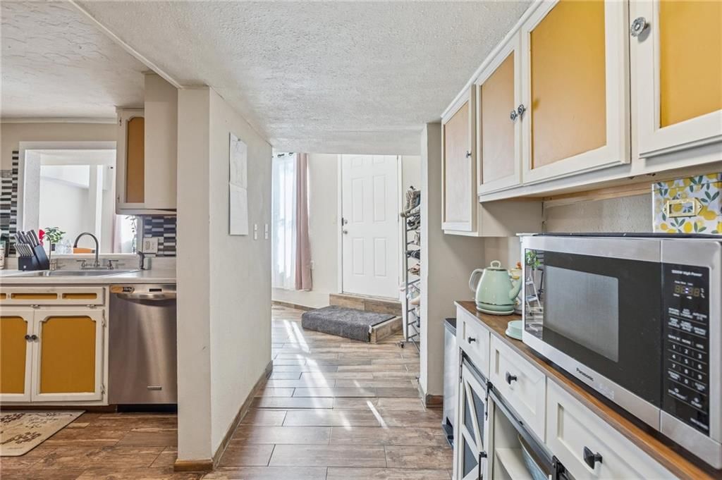 3022 Wallace Avenue — photo 18