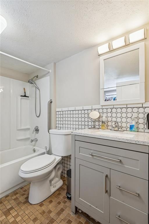 3022 Wallace Avenue — photo 22