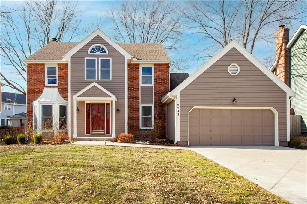 9248 Twilight Lane, Lenexa, KS