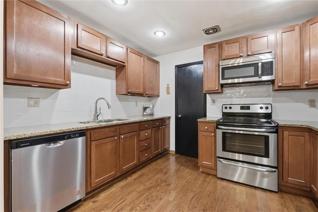 927 W 78th Street — photo 11