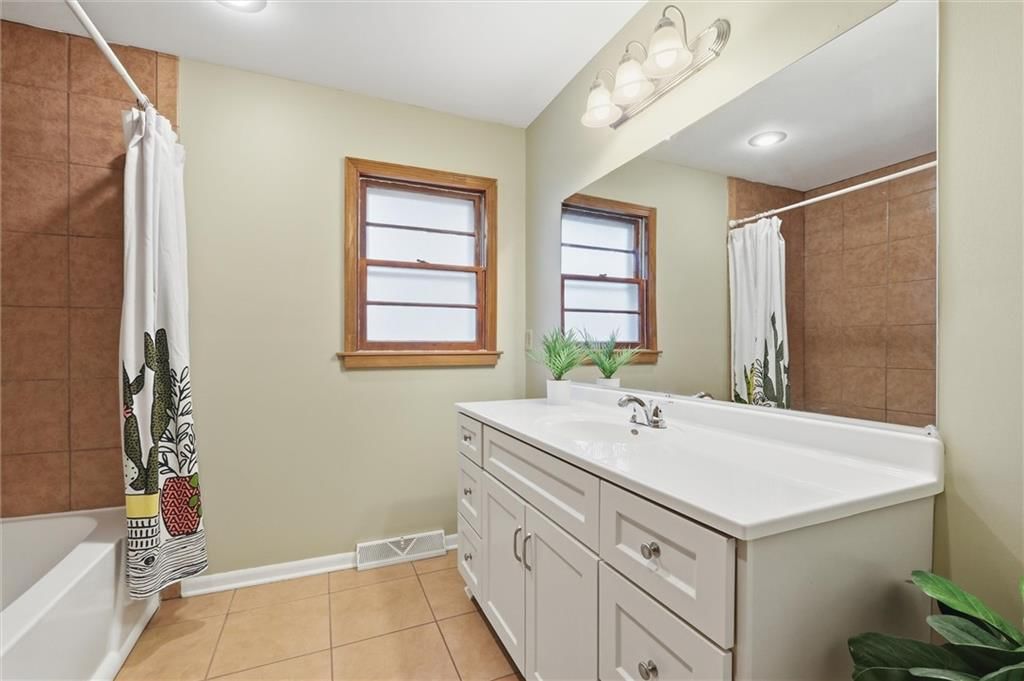 927 W 78th Street — photo 16
