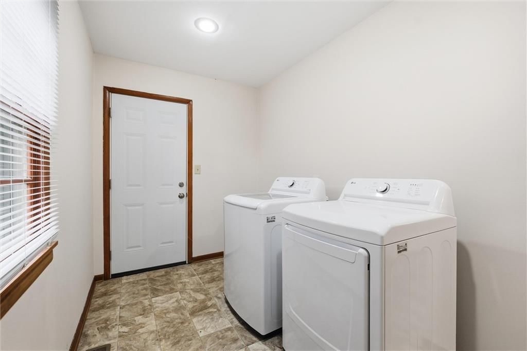 927 W 78th Street — photo 24