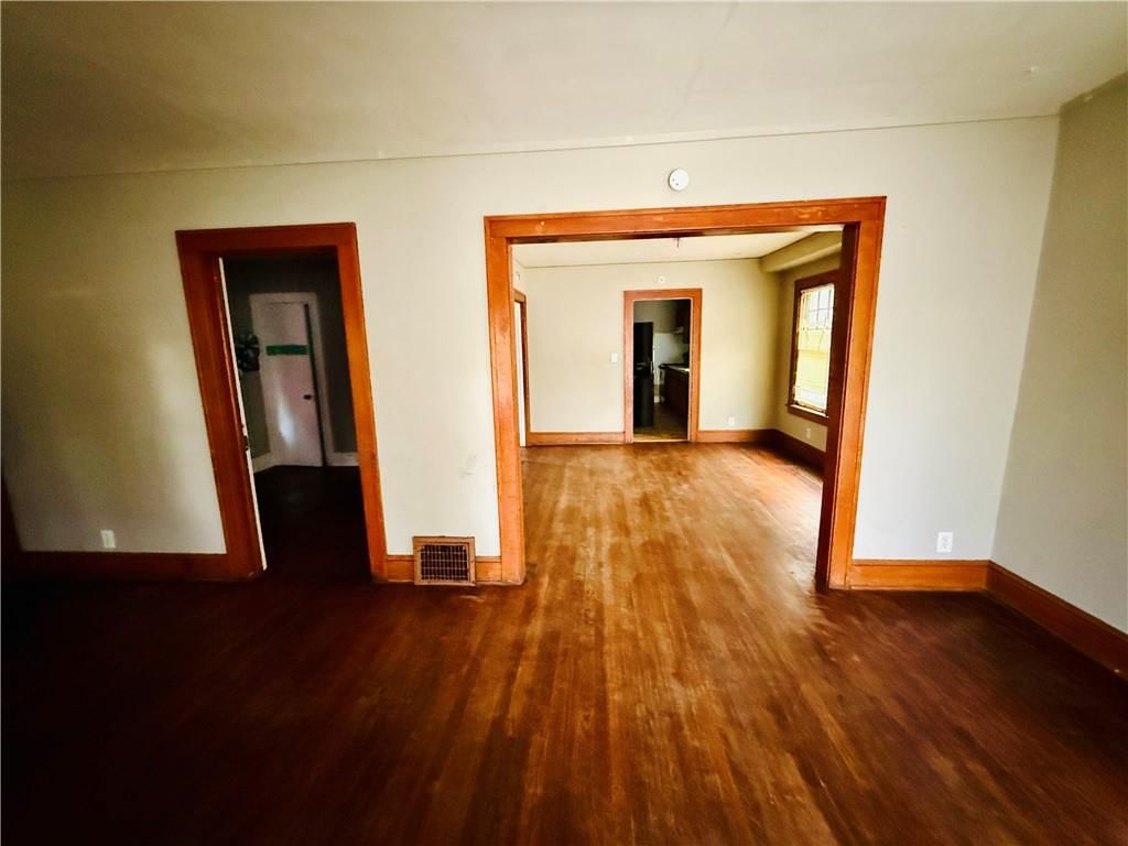 1508 E 49TH Terrace — photo 3