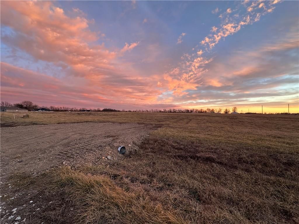 1002 SE 750th Road, Windsor, MO