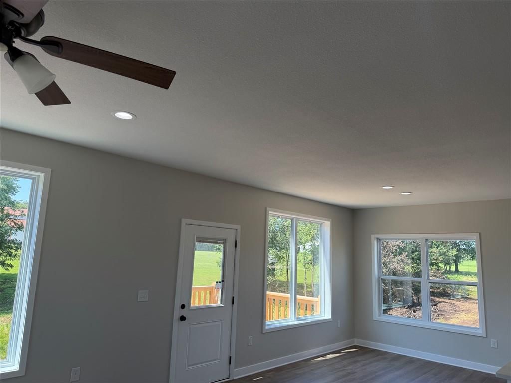 1407 W 6th Street Terrace — photo 13
