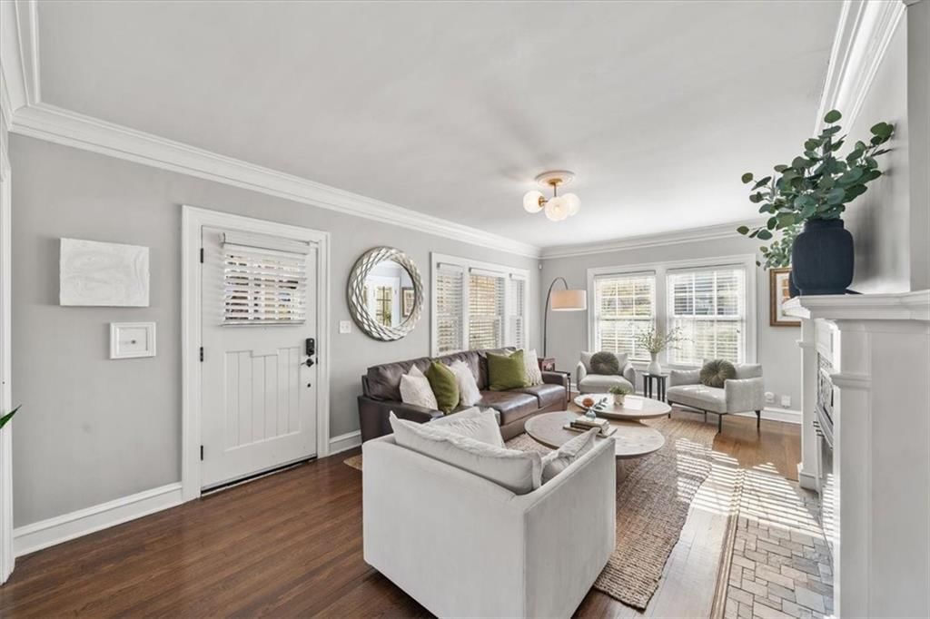 6430 Wyandotte Street — photo 3