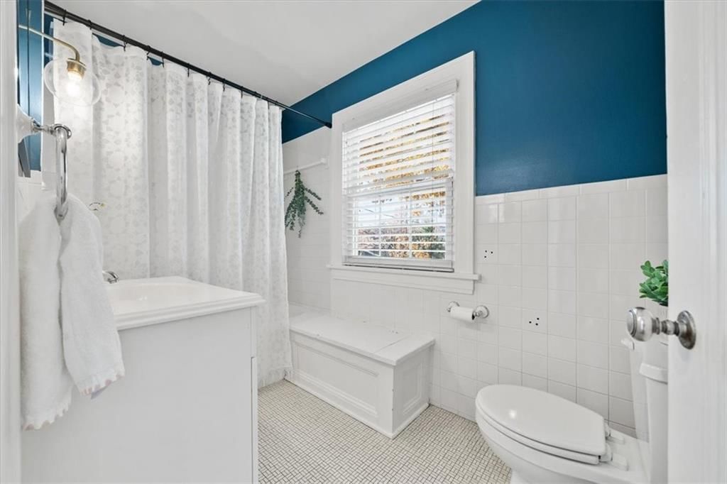 6430 Wyandotte Street — photo 27