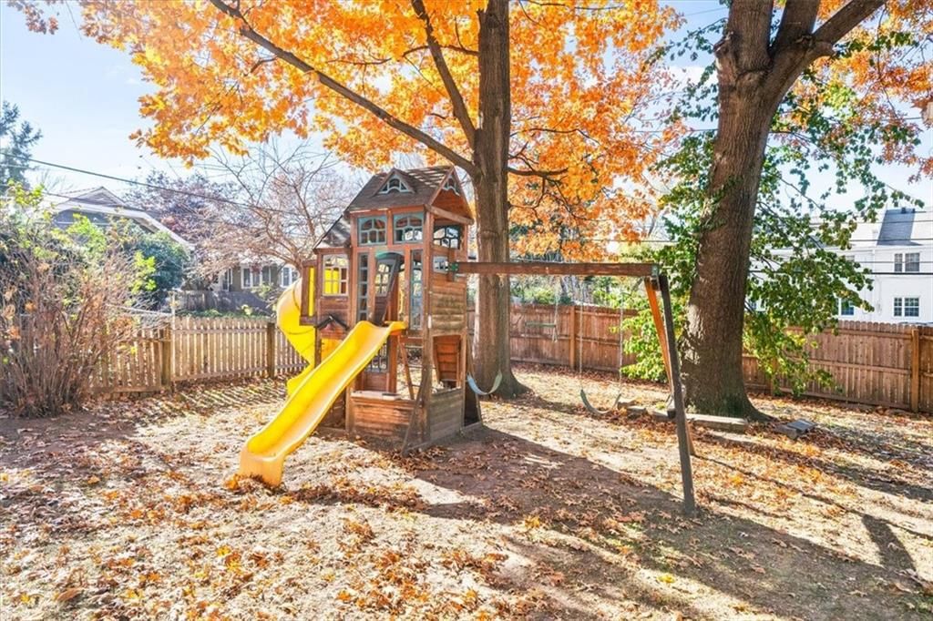 6430 Wyandotte Street — photo 35