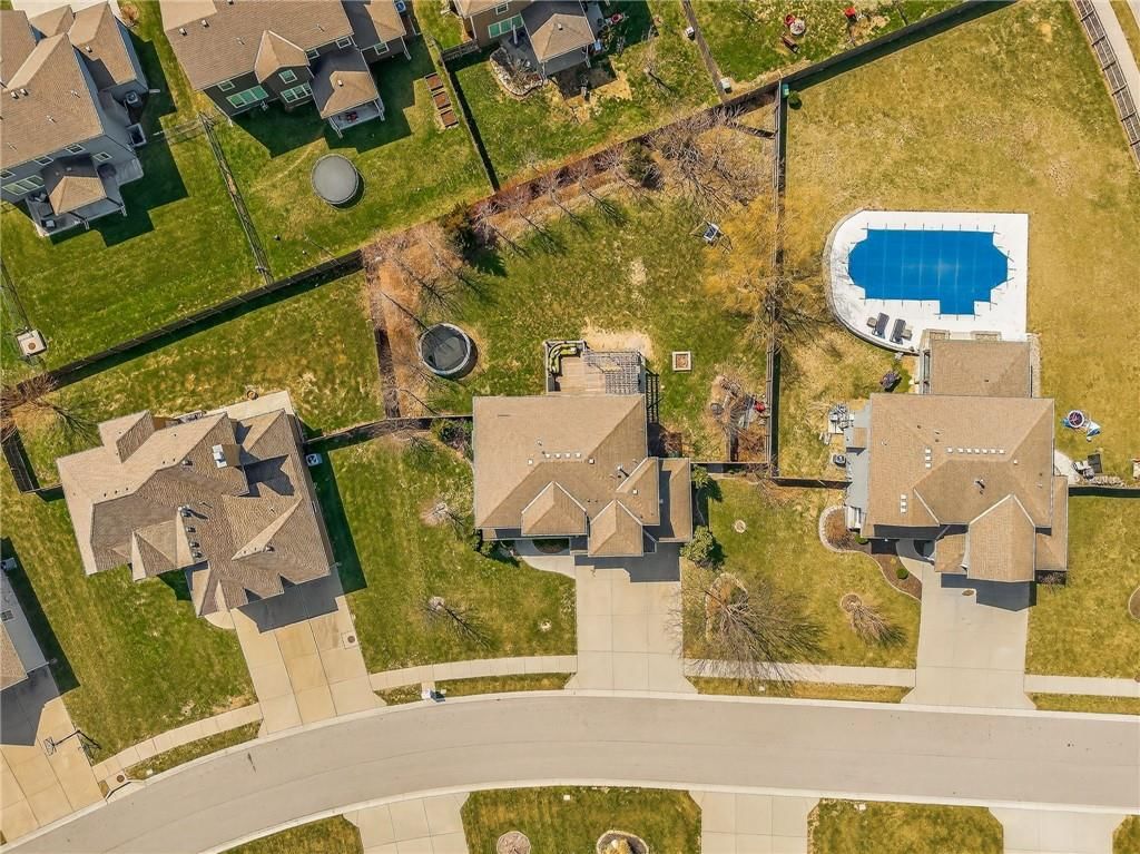 1409 SW Whistle Drive — photo 8