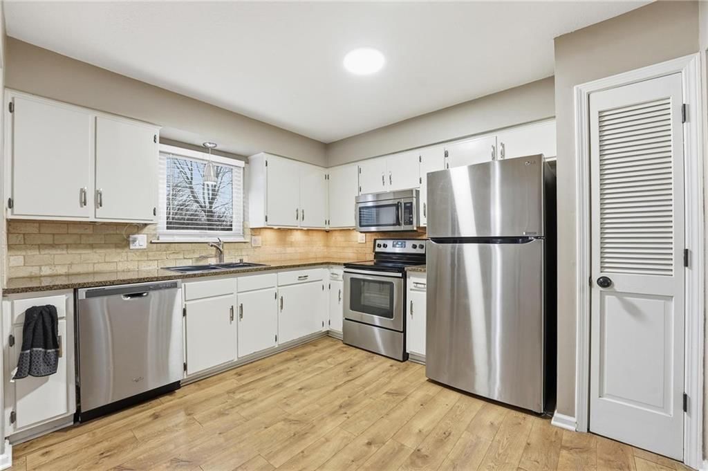 2908 NW Canterbury Road — photo 8