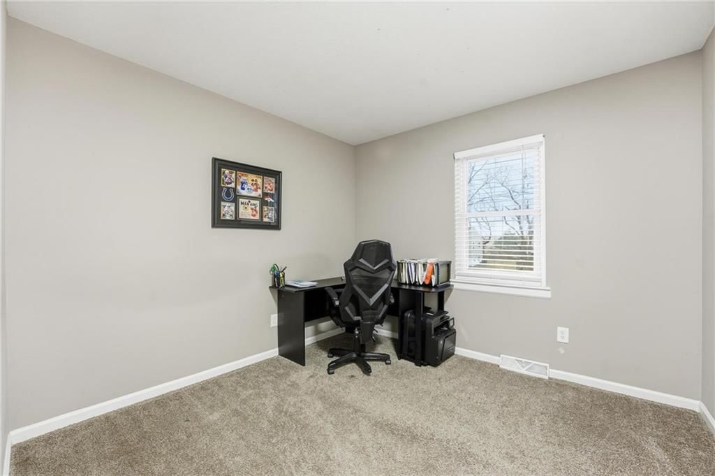 2908 NW Canterbury Road — photo 18