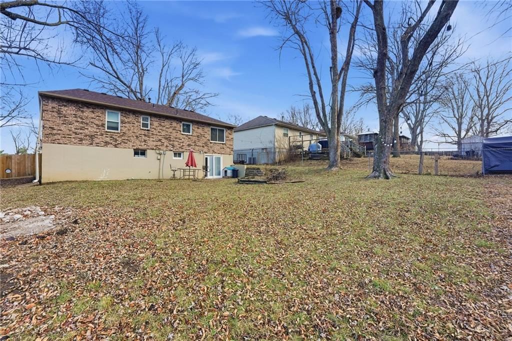 2908 NW Canterbury Road — photo 28