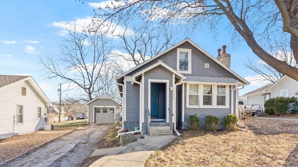 1613 S Norwood Avenue — photo 2