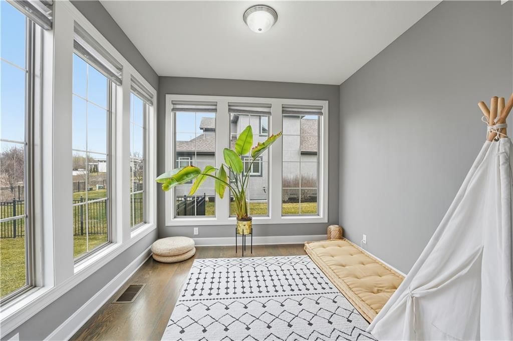 16200 Stearns Street — photo 6