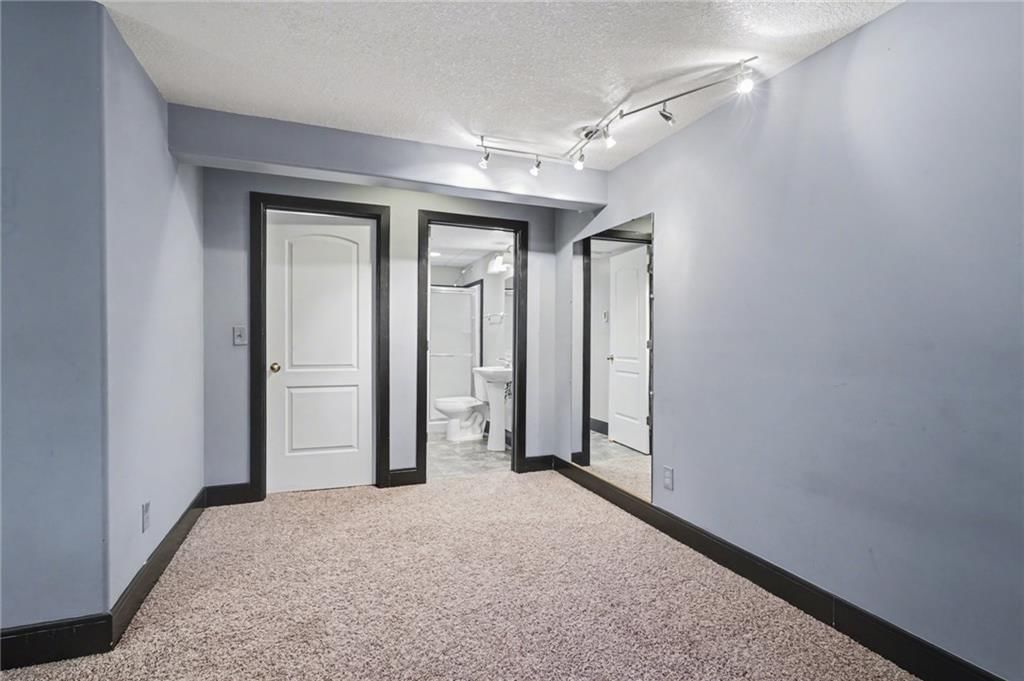 1112 Grove Street — photo 32