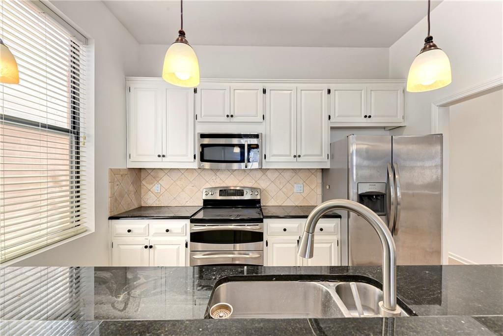 115 E 29th Street — photo 17