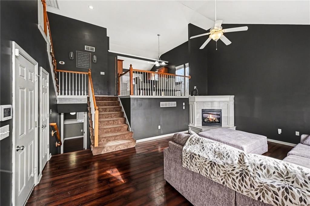 360 W Madison Street — photo 8