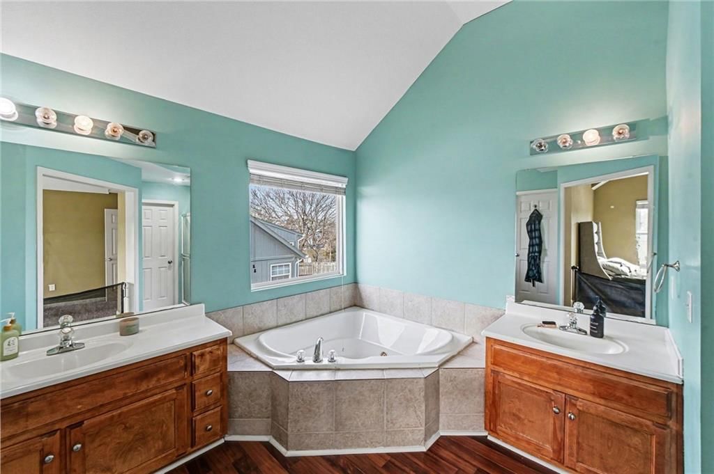 360 W Madison Street — photo 15