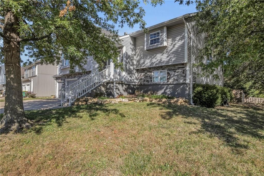 18441 Spruce Street — photo 2