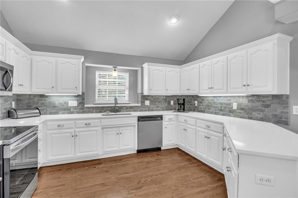 18441 Spruce Street — photo 12