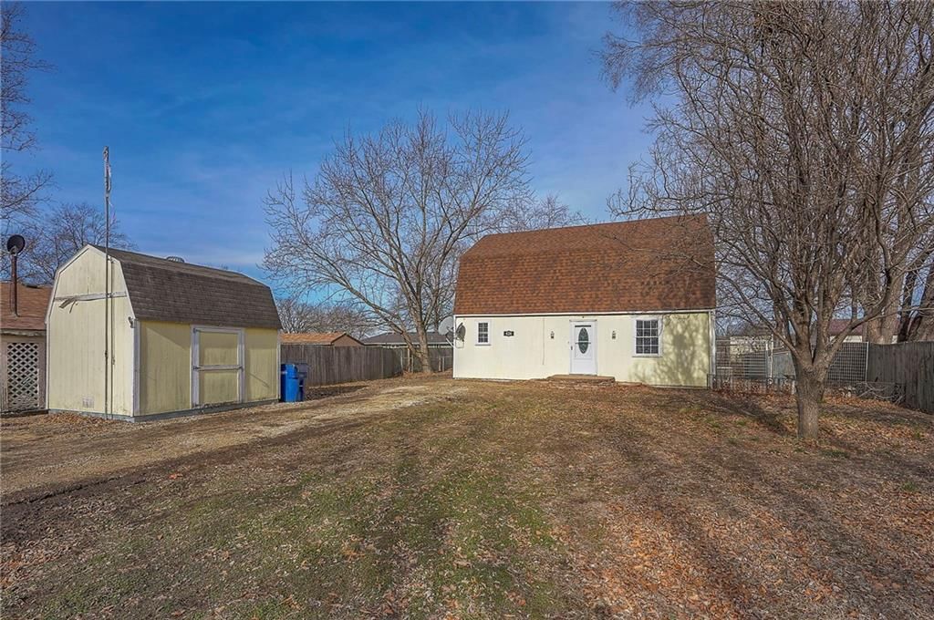 424 E 2nd Street, Linwood, KS
