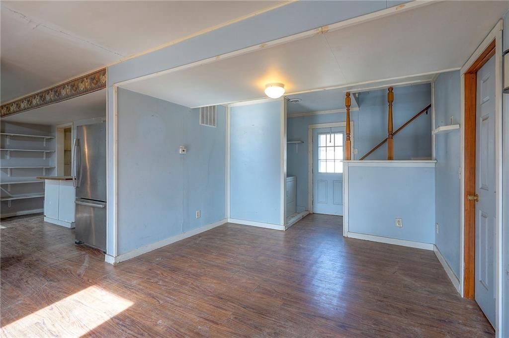 424 E 2nd Street — photo 11