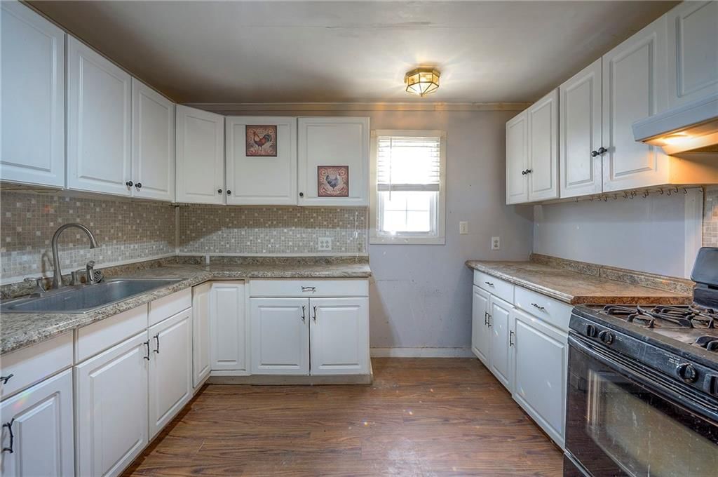 424 E 2nd Street — photo 17
