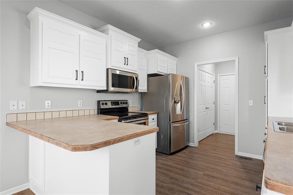 807 Redbud Drive — photo 8