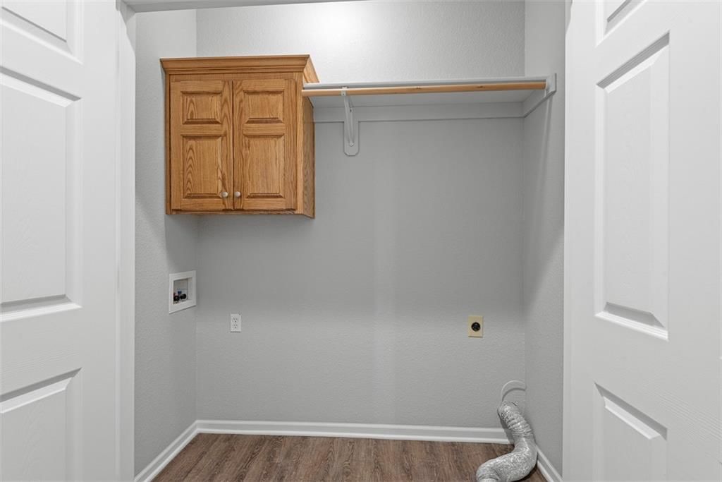 807 Redbud Drive — photo 11