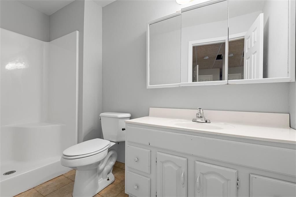 807 Redbud Drive — photo 25