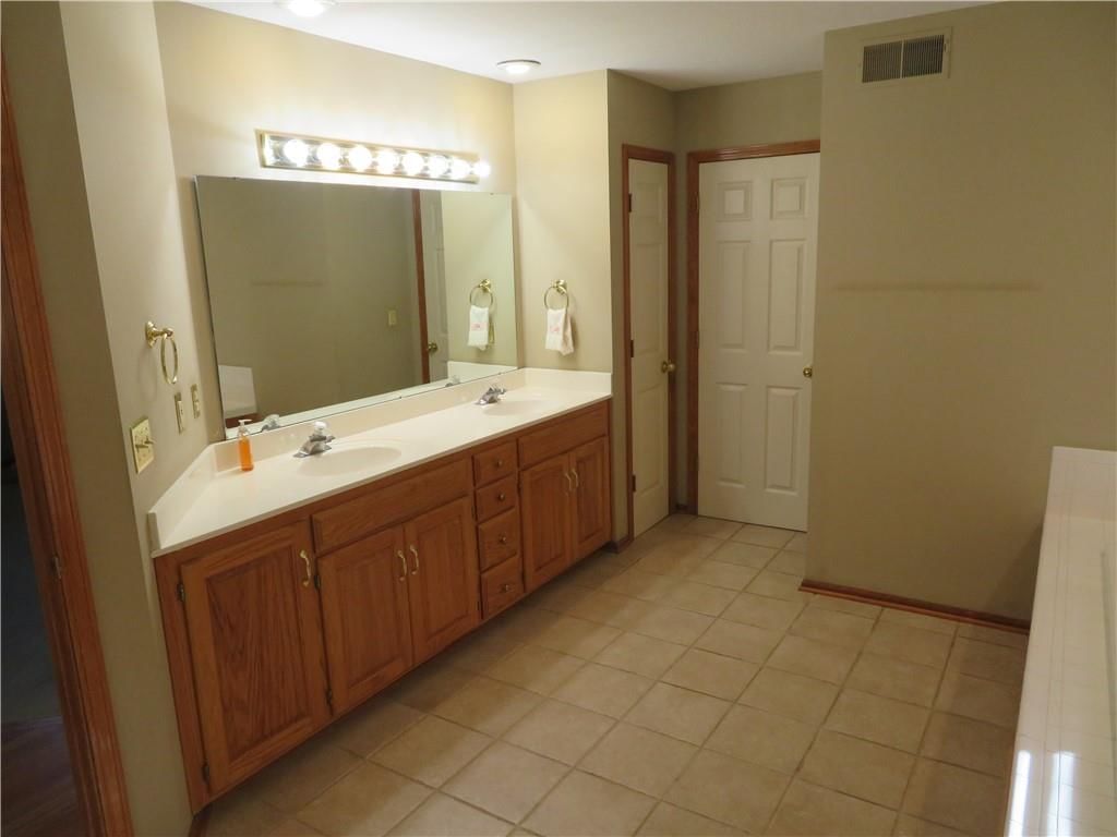 114 Overhill Drive — photo 20
